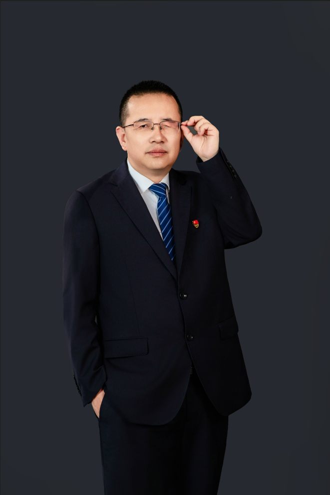 格桑羅布（黨委委員、副總經(jīng)理）