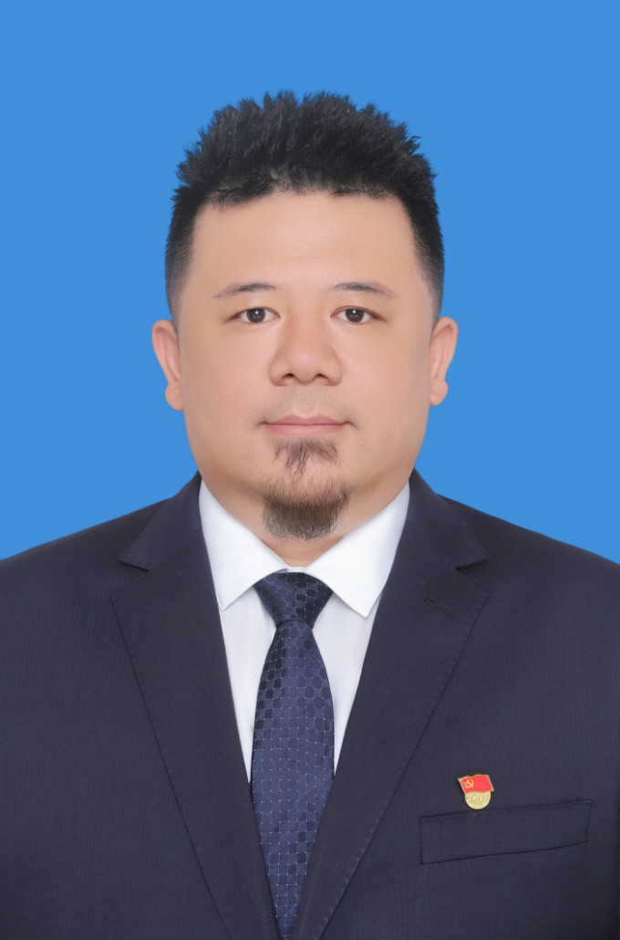 次旦多杰（黨委委員、副總經(jīng)理兼總工程師）